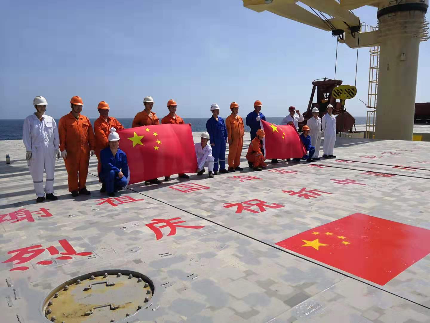 中華門輪，祖國海軍為你護航！